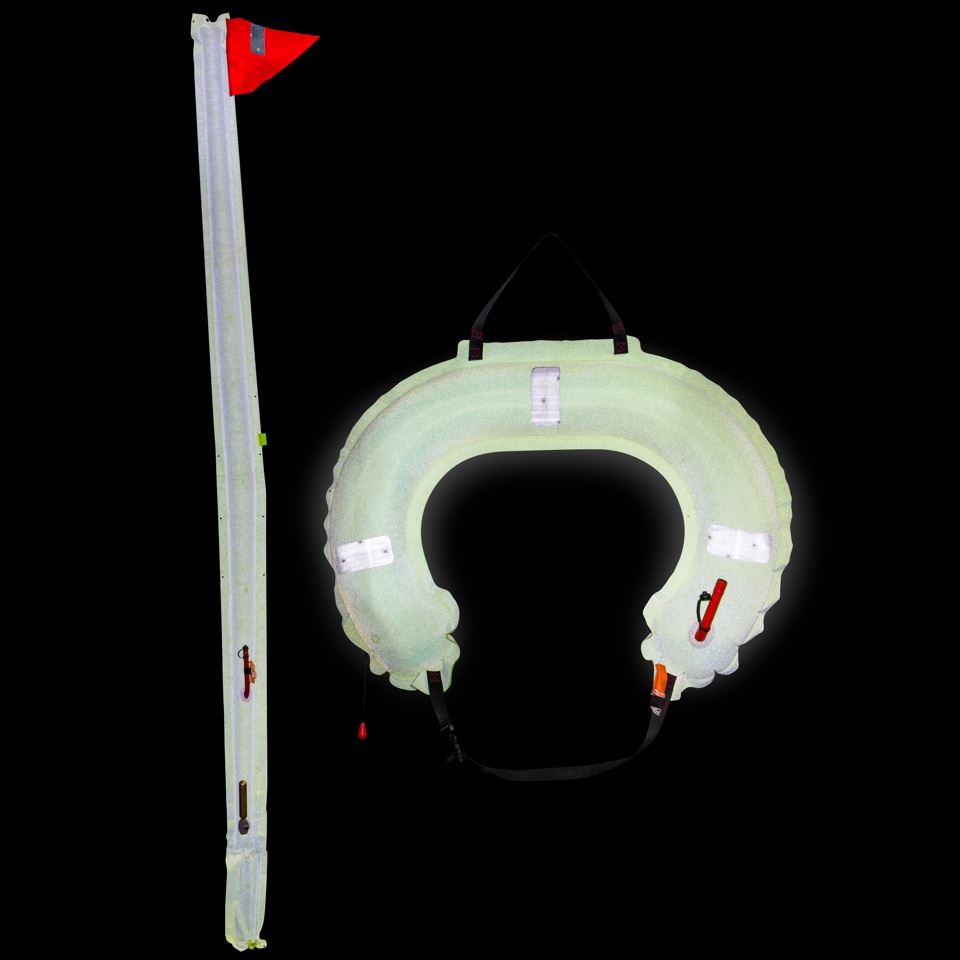 Jon Buoy Danbuoy + Rettungsring, weiß  mit Relingshalterung