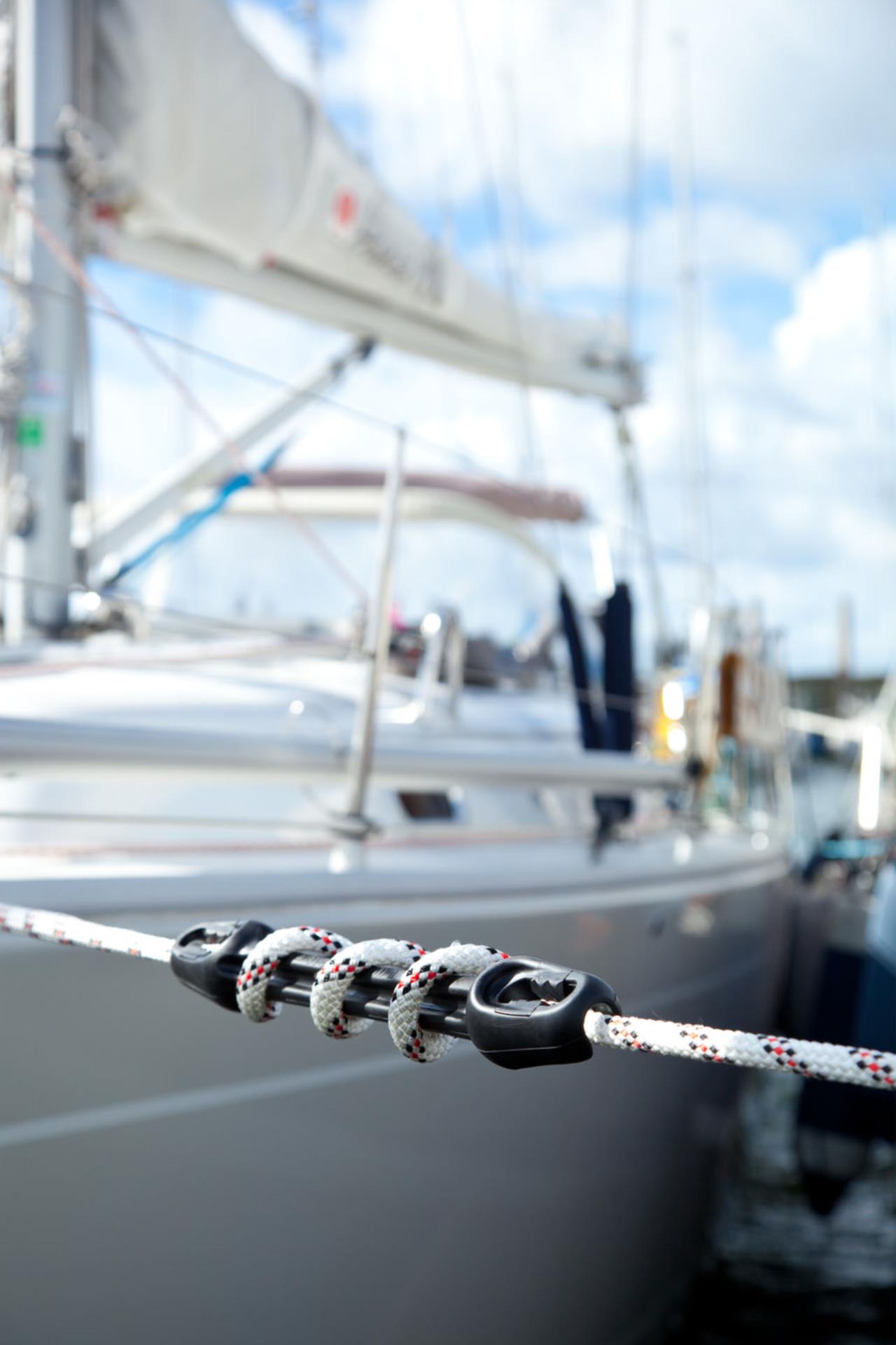 Unimer Ruckdämpfer UNIMER U-Cleat 412 mm für 12 - 16 mmØ Tau Unimer Ruckdämpfer UNIMER U-Cleat 412 mm für 12 - 16 mmØ Tau