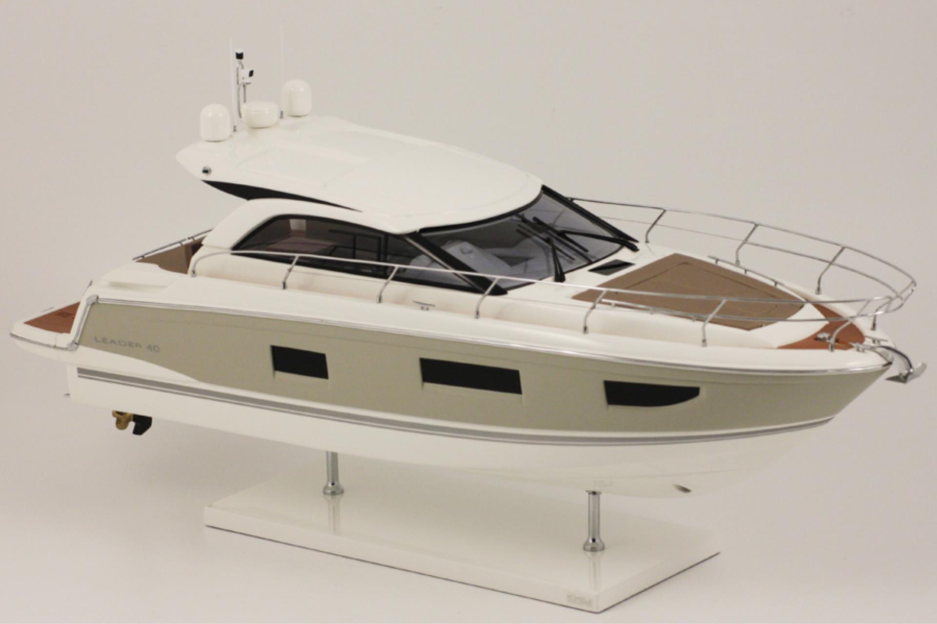 Kiade Modellschiff Jeanneau Leader 40 Sporttop