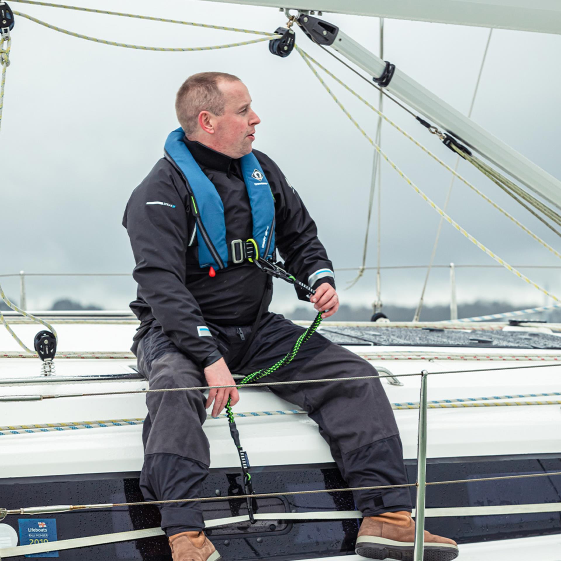 Crewsaver Lifeleine 2 Meter / 2 Karabiner elastisch Crewsaver Lifeleine 2 Meter / 2 Karabiner elastisch