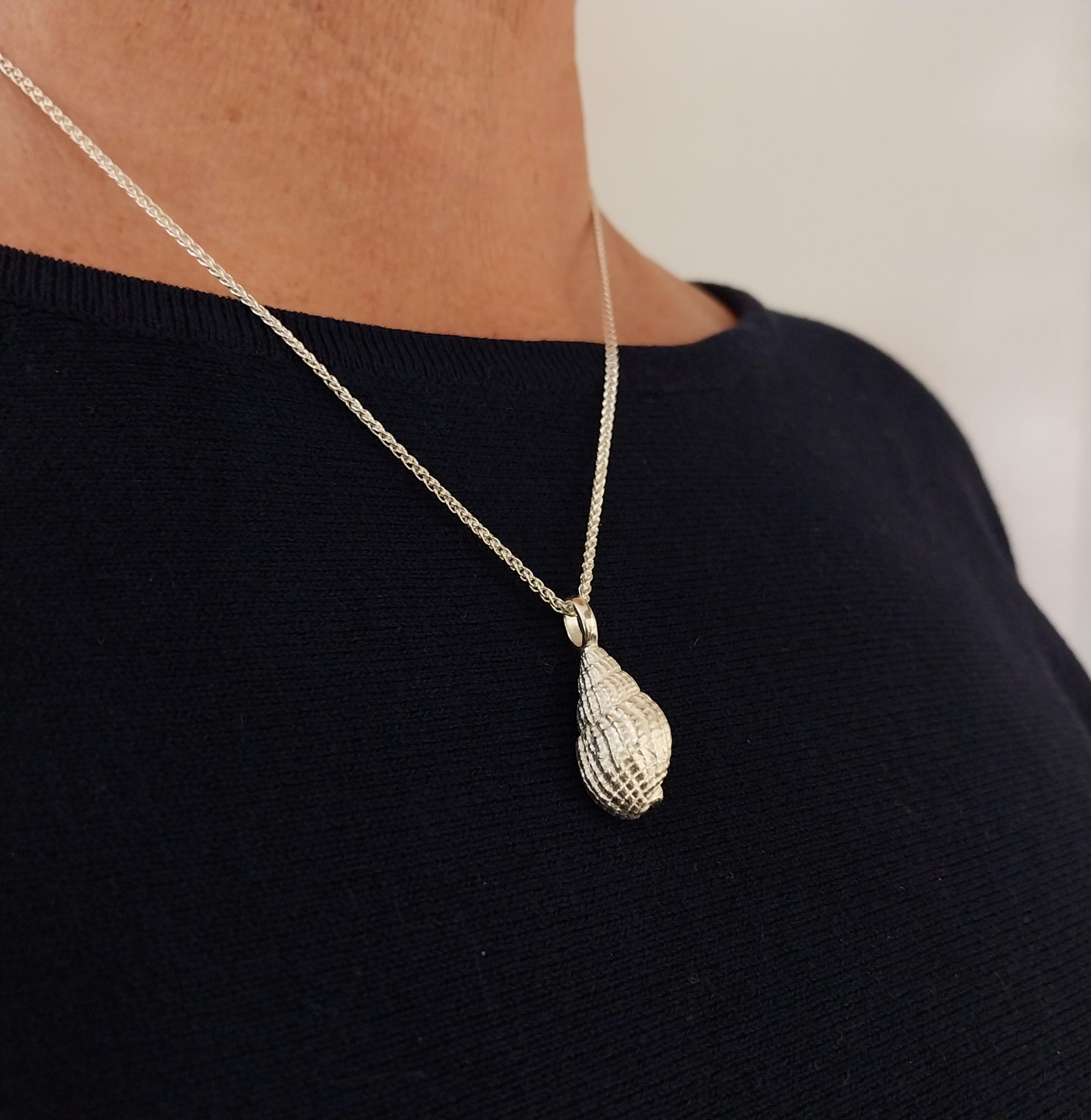 WattenLiebe Netzreusenschnecke Kettenanhänger 925er Silber (Größe 29 mm) 11,5 g