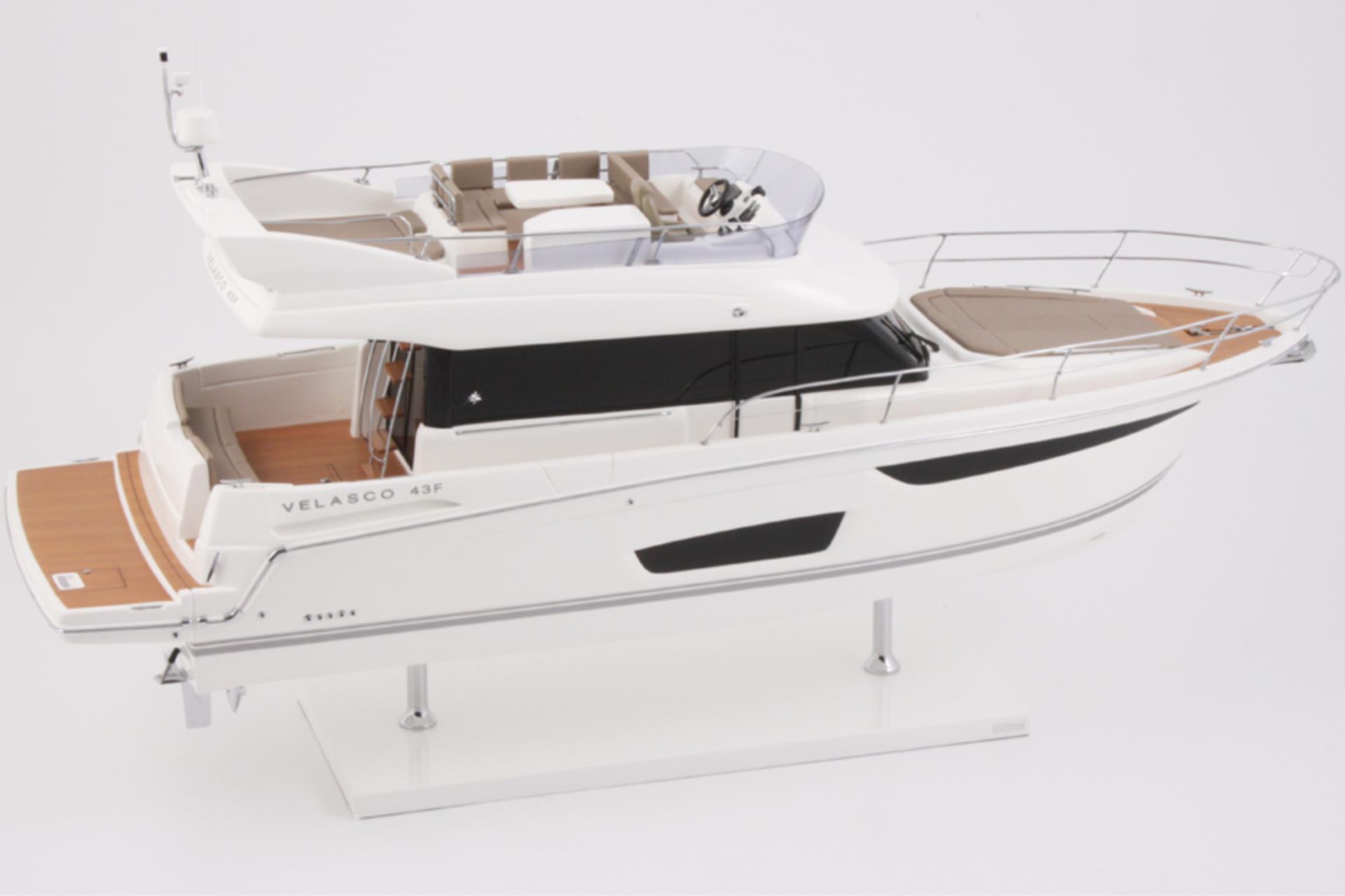 Kiade Modellschiff Jeanneau Velasco 43F