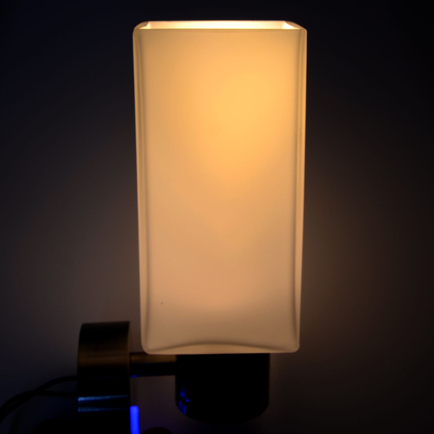 Talamex LED-Wandleuchte Piazza 10 - 30 V, 3000 K dimmbar und mit usb-c