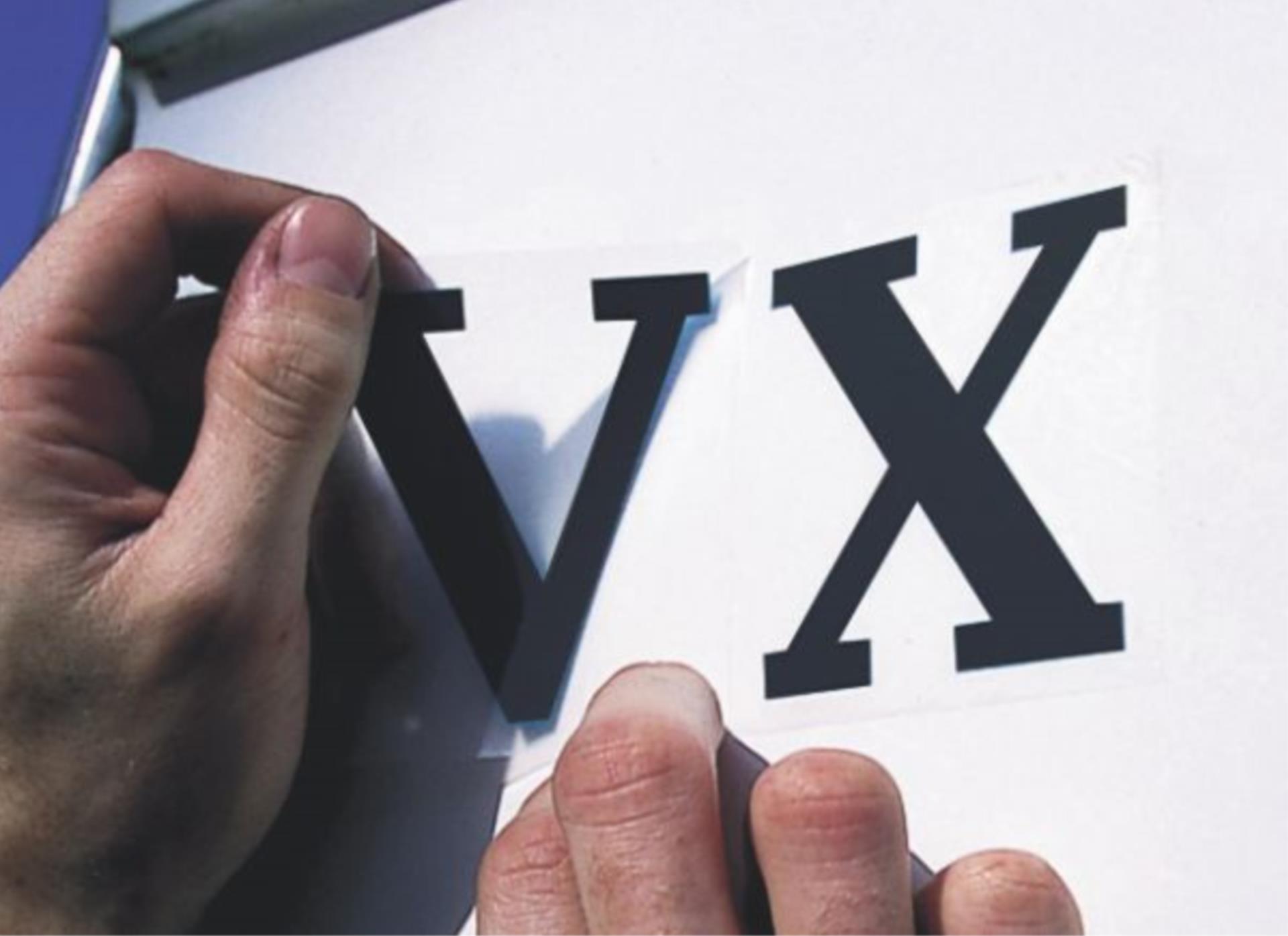 Buchstabe selbstklebend weiß A, 100 mm