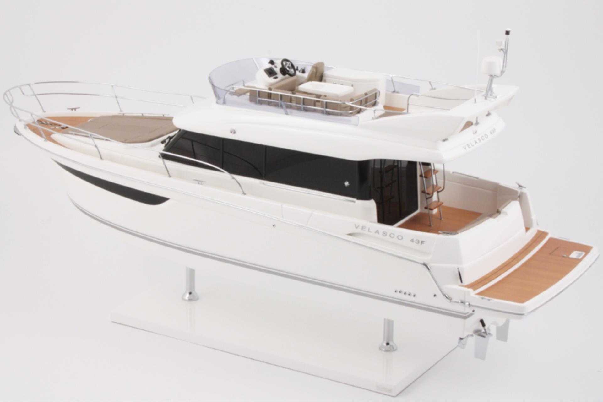 Kiade Modellschiff Jeanneau Velasco 43F
