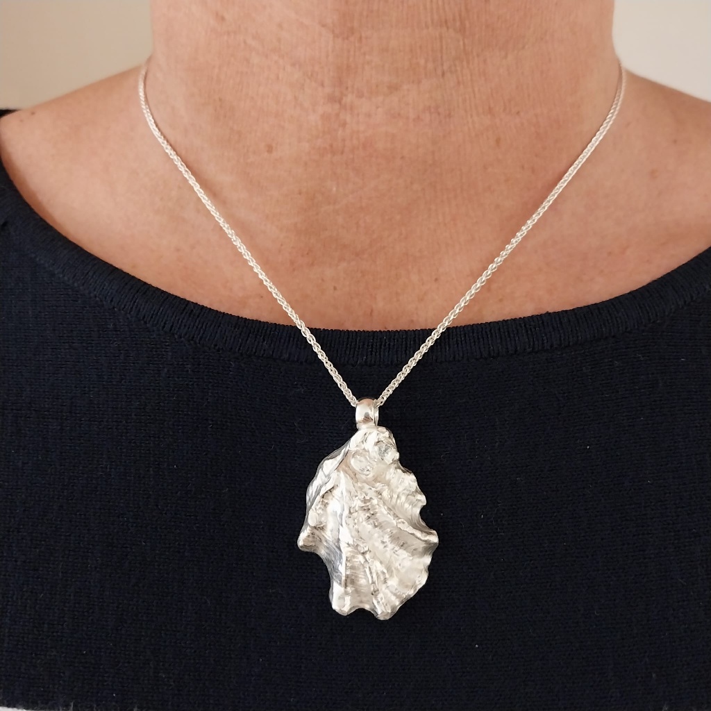 WattenLiebe Pazifische Auster Kettenanhänger, Gewicht 15gr, Größe 44mm