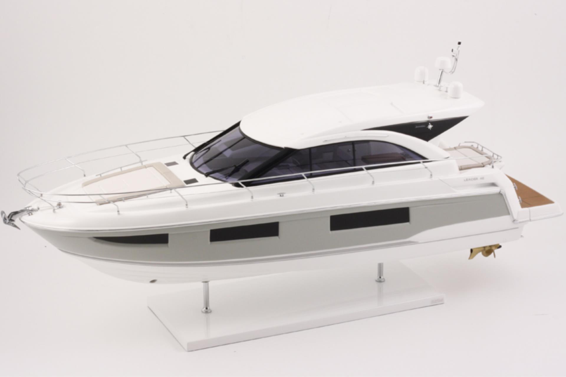 Kiade Modellschiff Jeanneau Leader 46