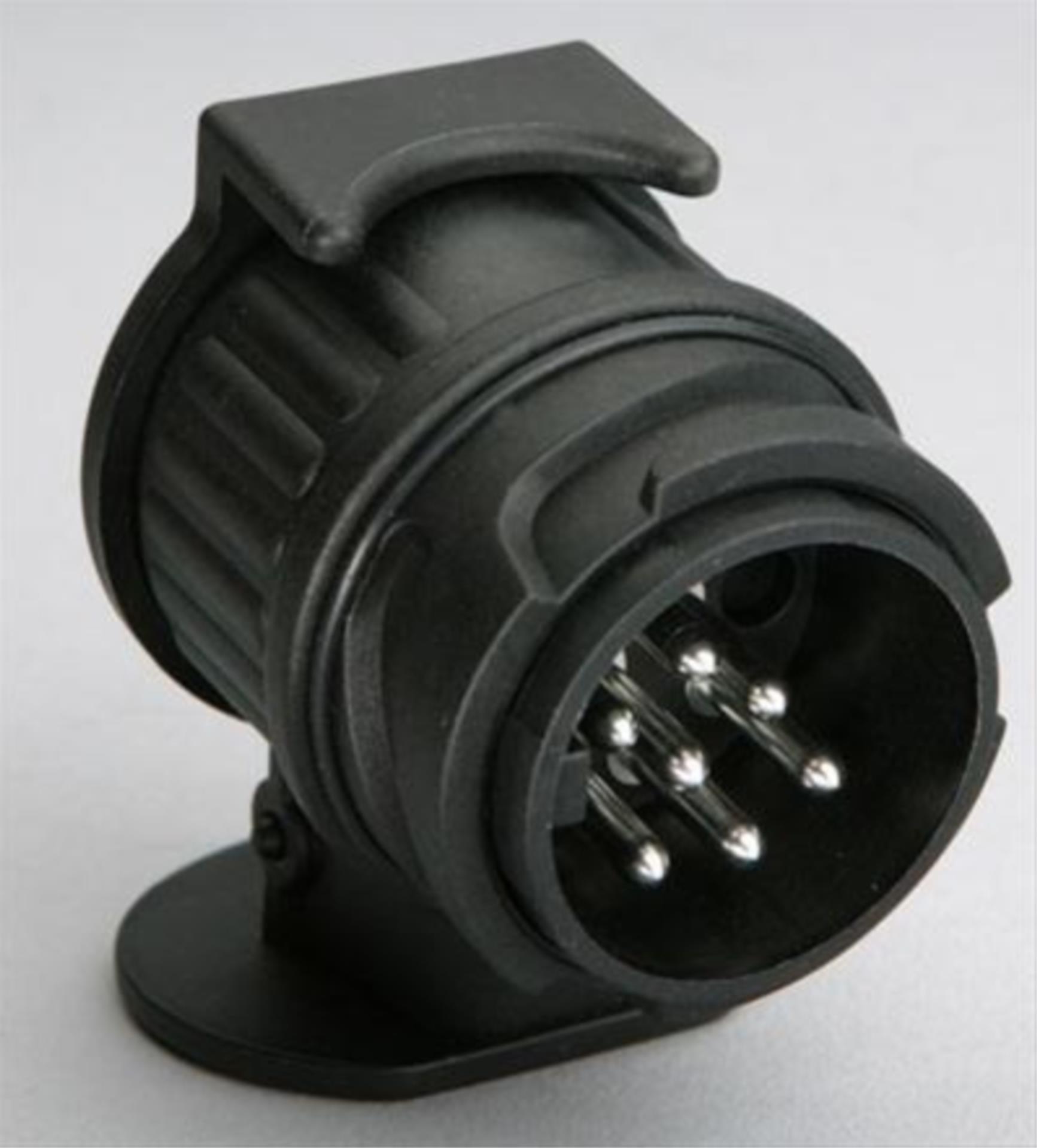 Navyline Kurzadapter 13-Polig (PKW) auf 7-Polig