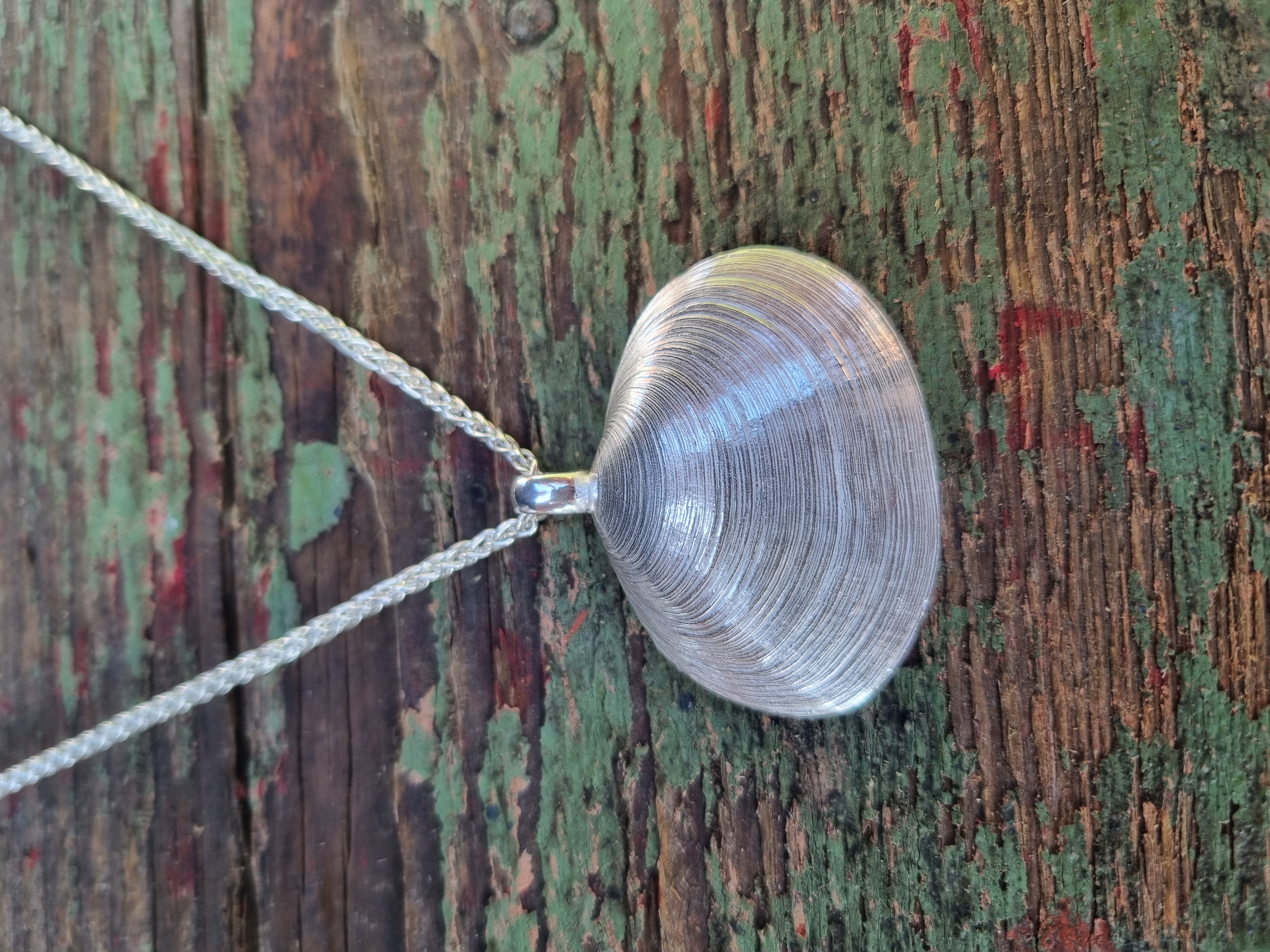 WattenLiebe Pfeffermuschel Kettenanhänger 925er Silber (Größe 40 mm) 15 g