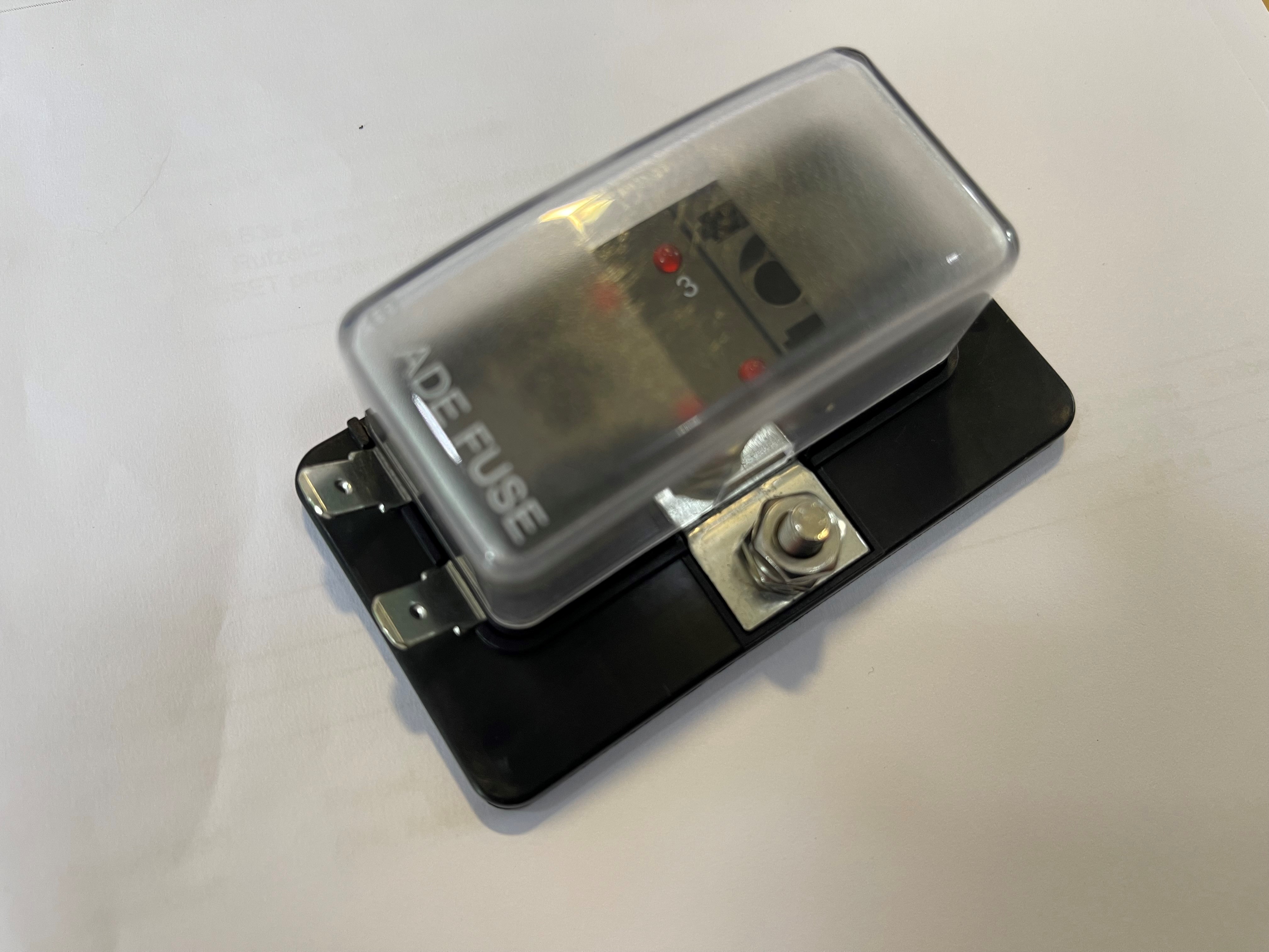 Osculati Sicherungshalter 4er mit LED Osculati Sicherungshalter 4er mit LED