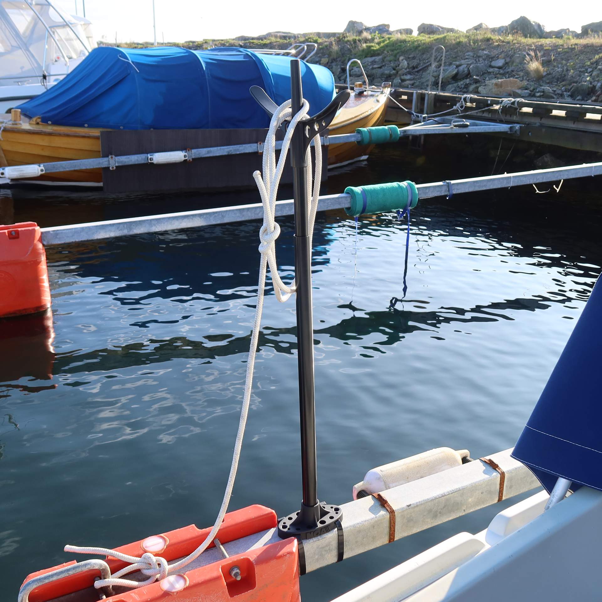 NOA Dockmaster Festmacherhalter, flexible Stange (alu)