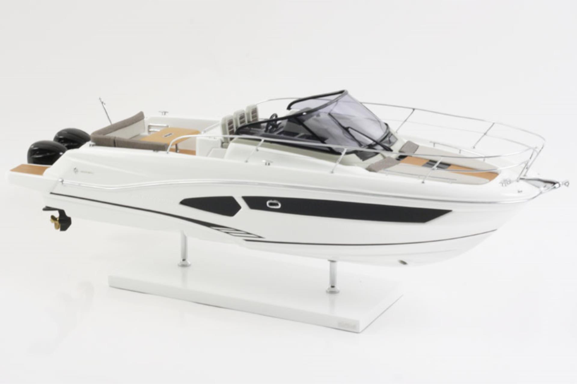 Kiade Modellschiff JEANNEAU Cap Camarat 10.5 WA 