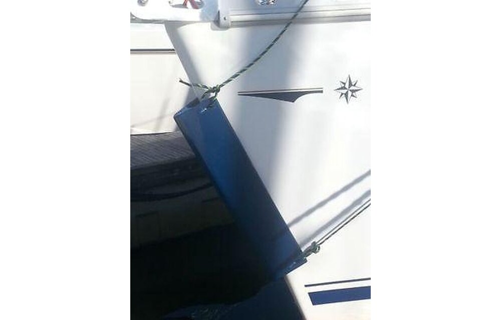 Majoni Bugfender V-Form, Blau