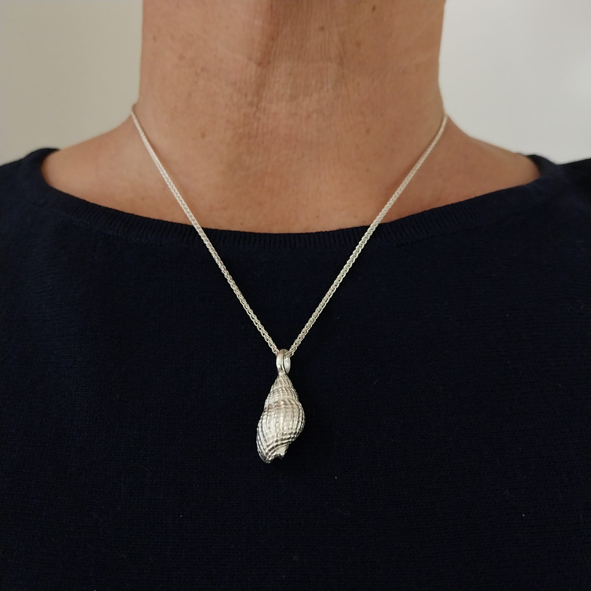 WattenLiebe Netzreusenschnecke Kettenanhänger 925er Silber (Größe 29 mm) 11,5 g