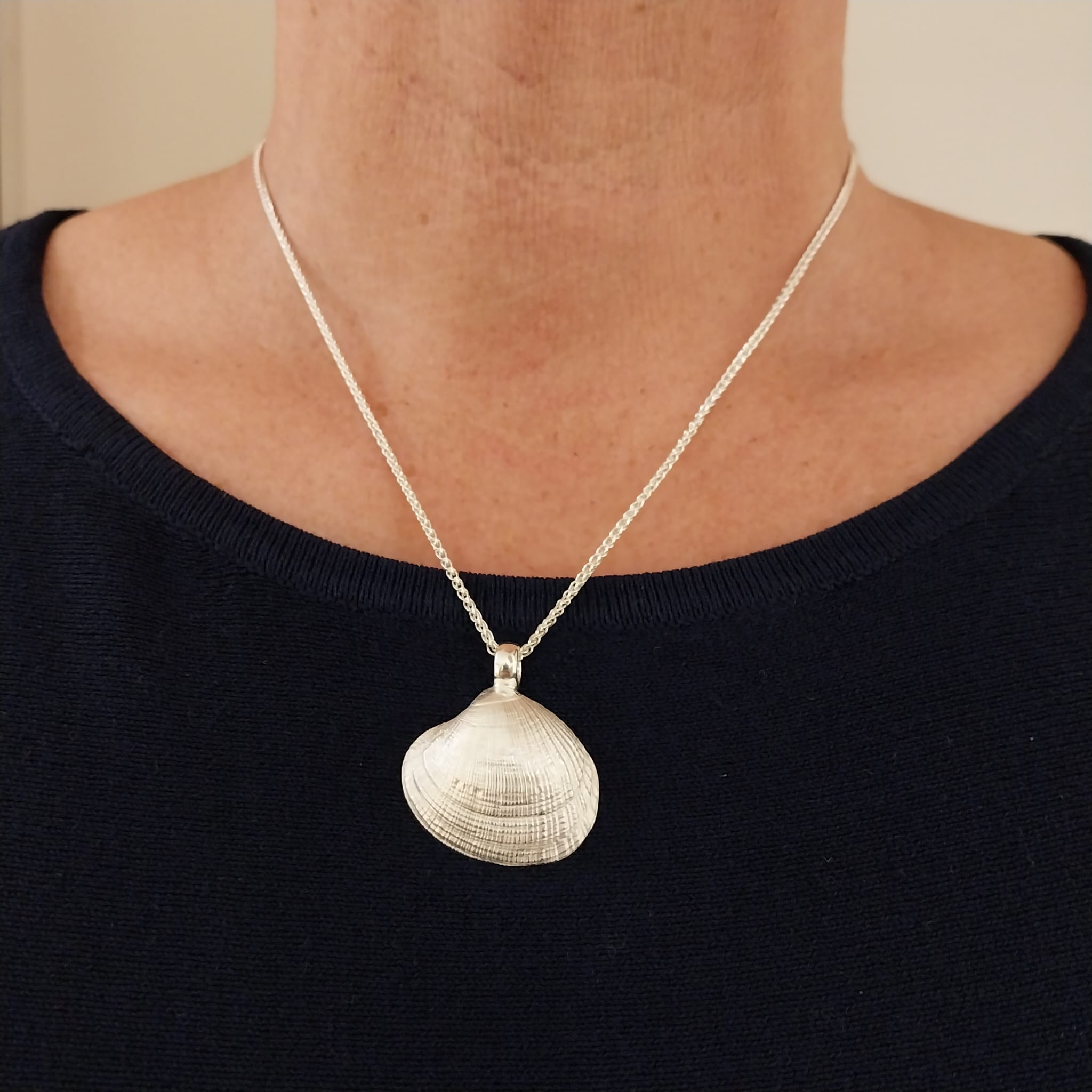 WattenLiebe Teppichmuschel Kettenanhänger 925er Silber (Größe 30 mm) 9,4 g