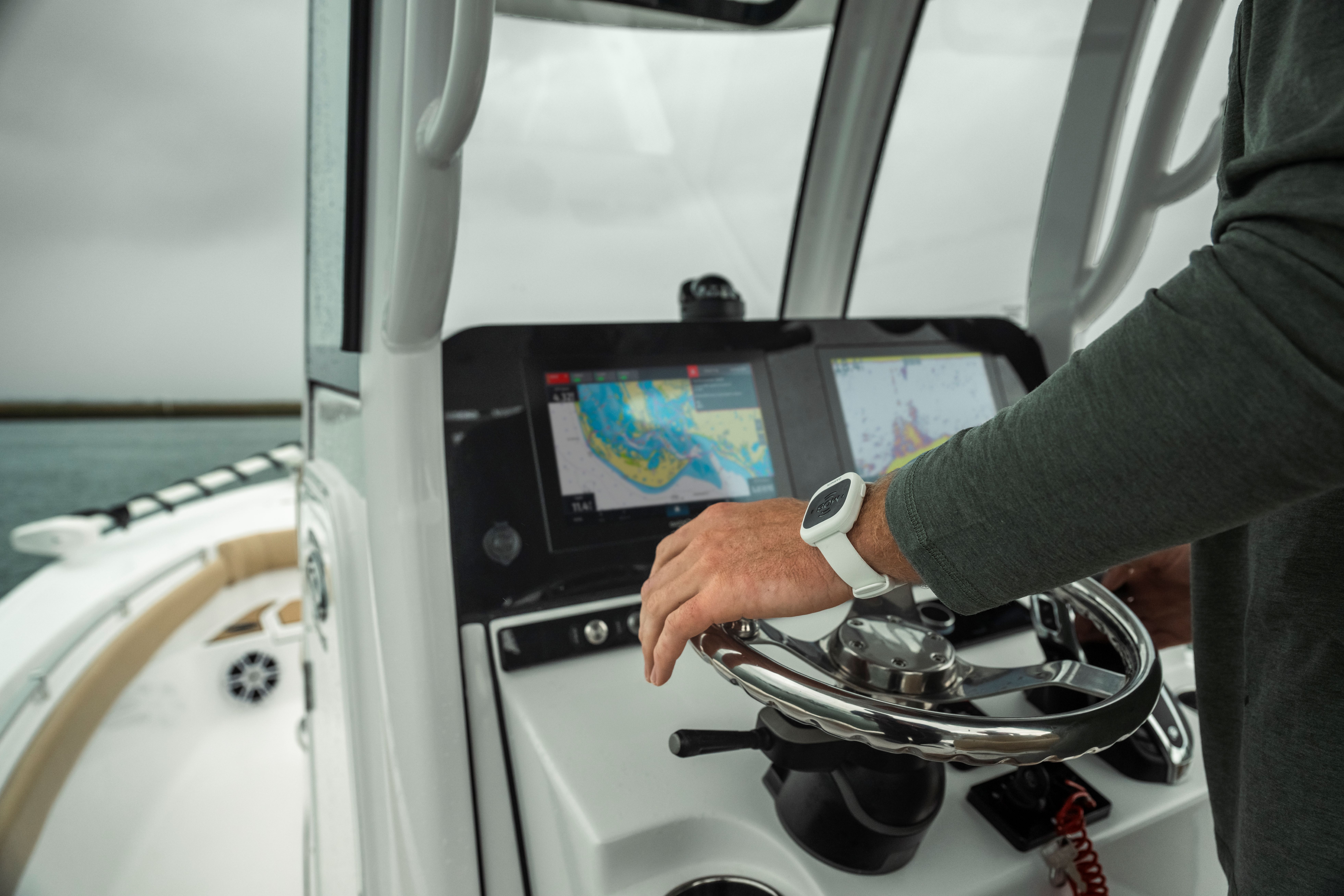 Garmin OnBoard System inkl. GOS 10 Hub und MOB-Sender