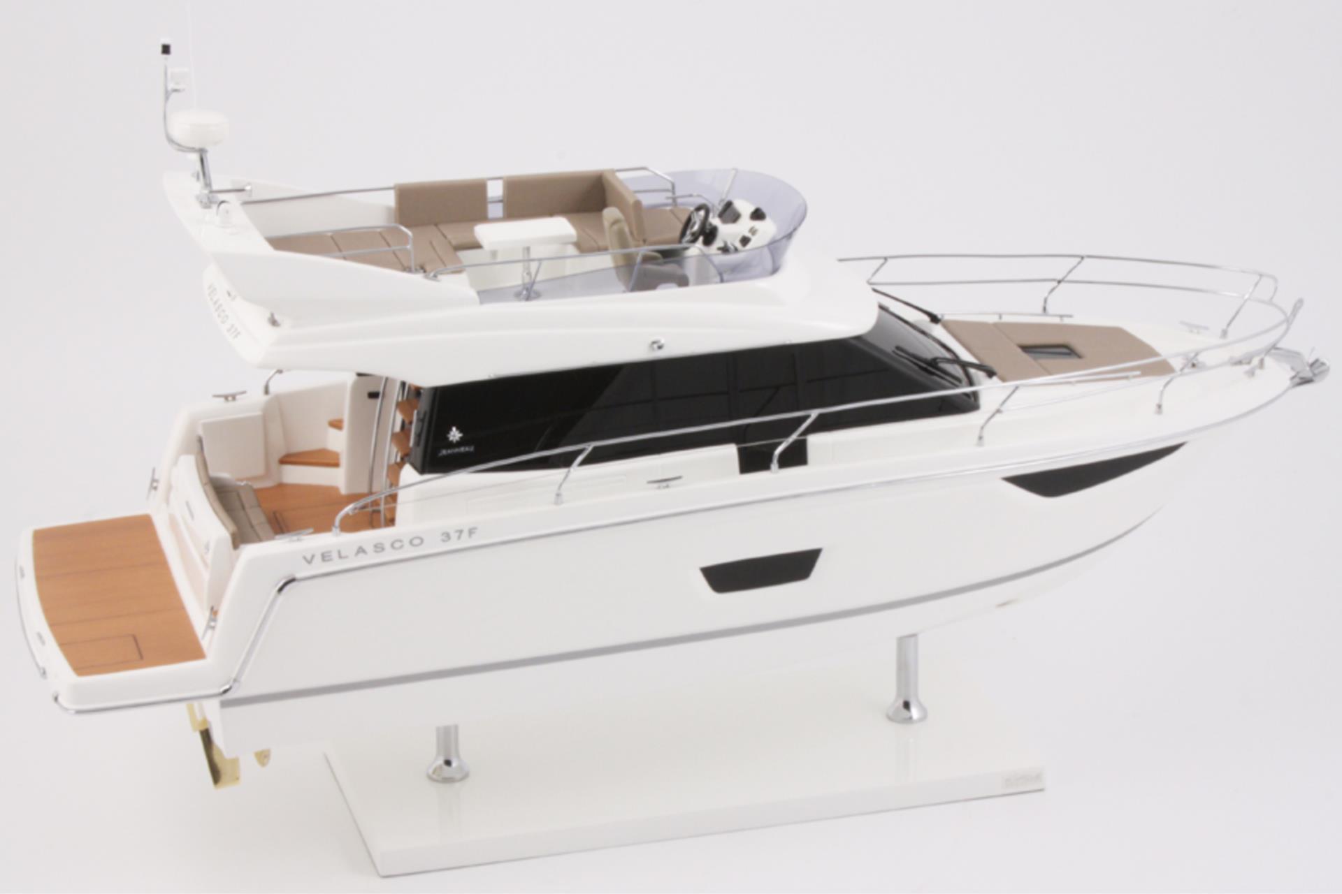 Kiade Modellschiff Jeanneau Velasco 37F