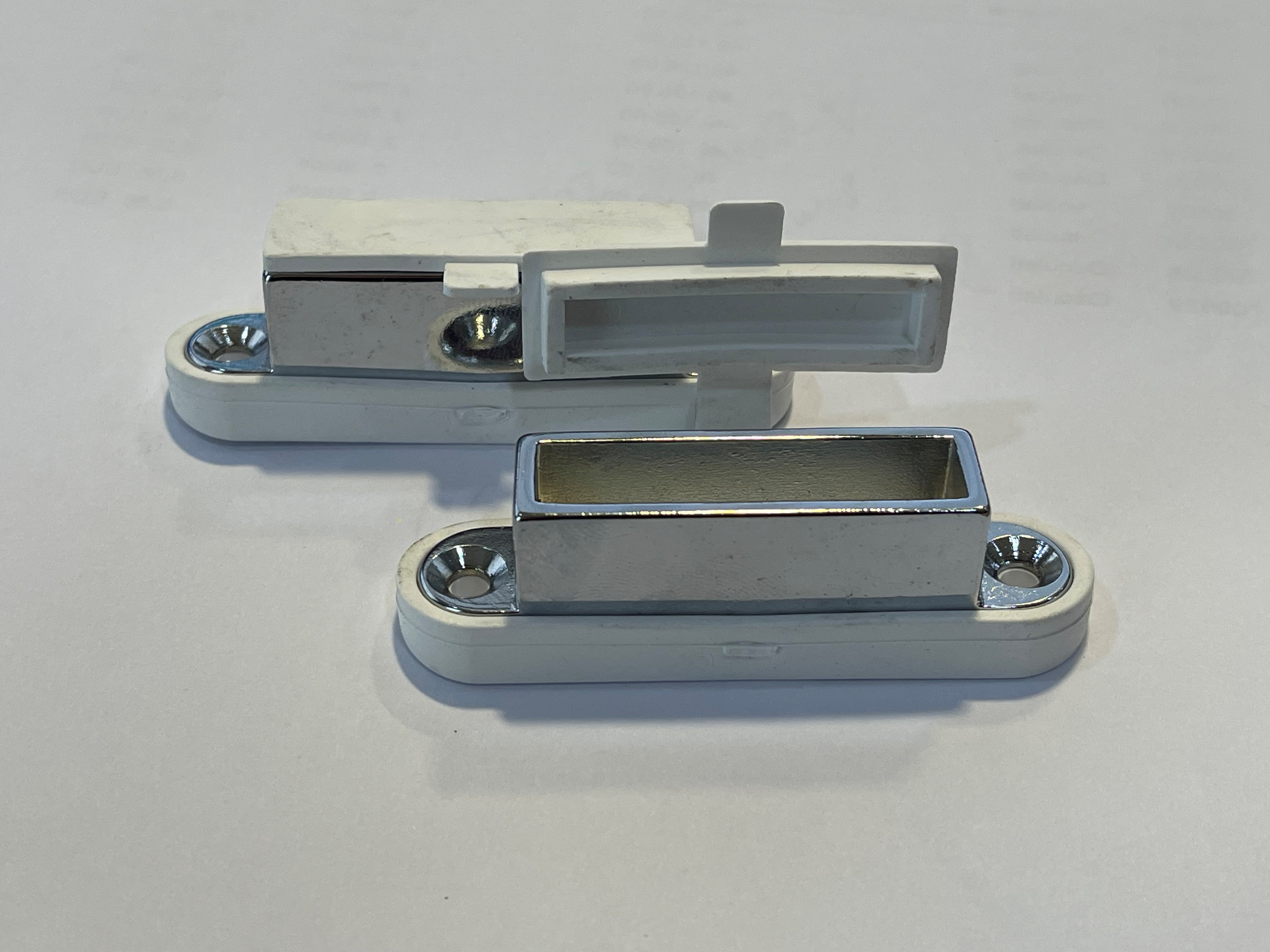 Osculati Halterung für Fiberglaslatten 40 mm zur Bordwandmontage (Paar)