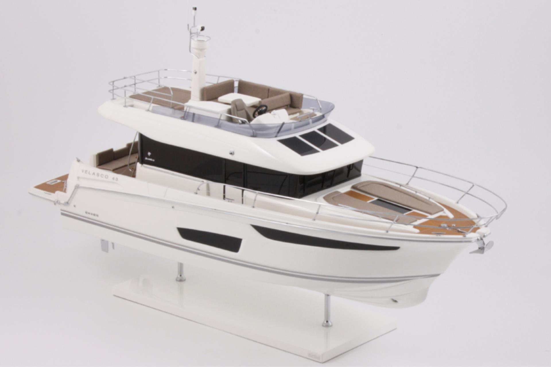 Kiade Modellschiff Jeanneau Velasco 43