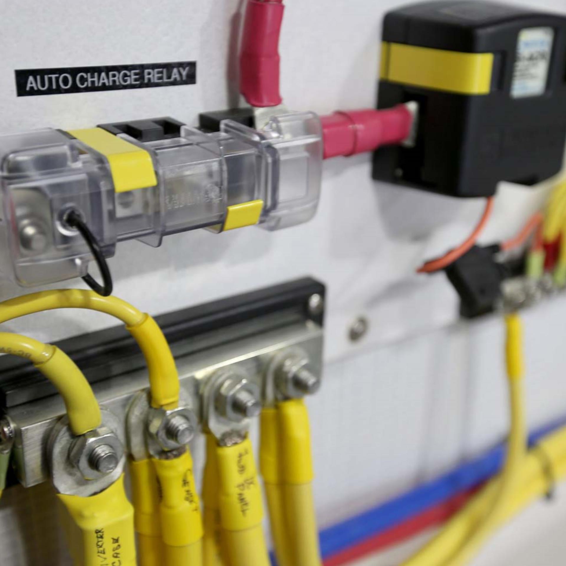 Blue Sea Sicherungshalter AMI- / MIDI-Sicherungen max. 200A / 32V