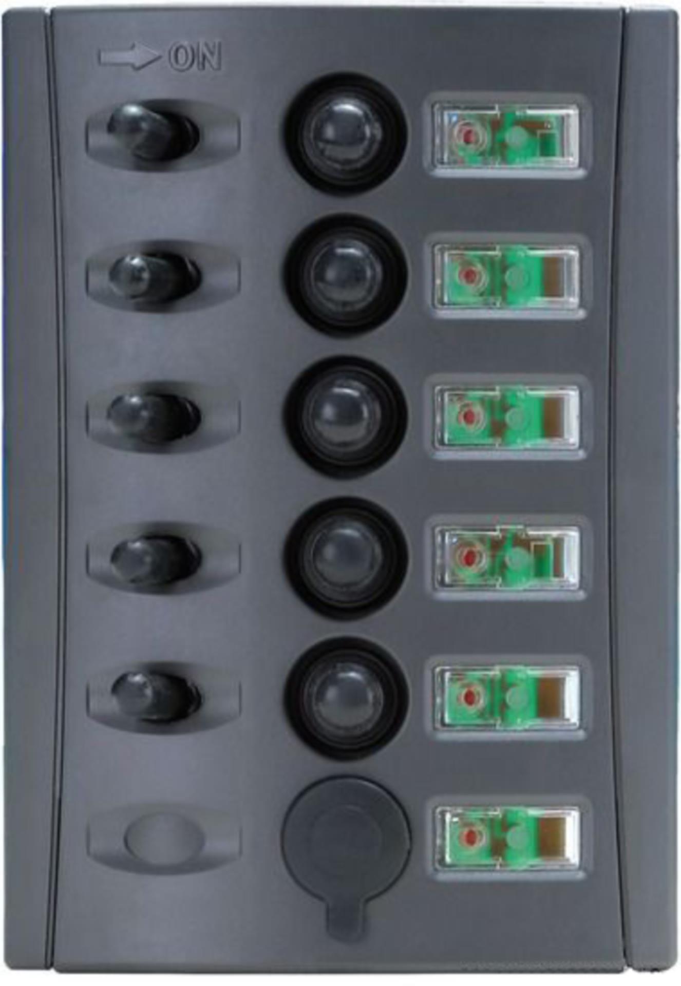 Schalttafel IP65 mit Doppel LED 5er + 1 USB
