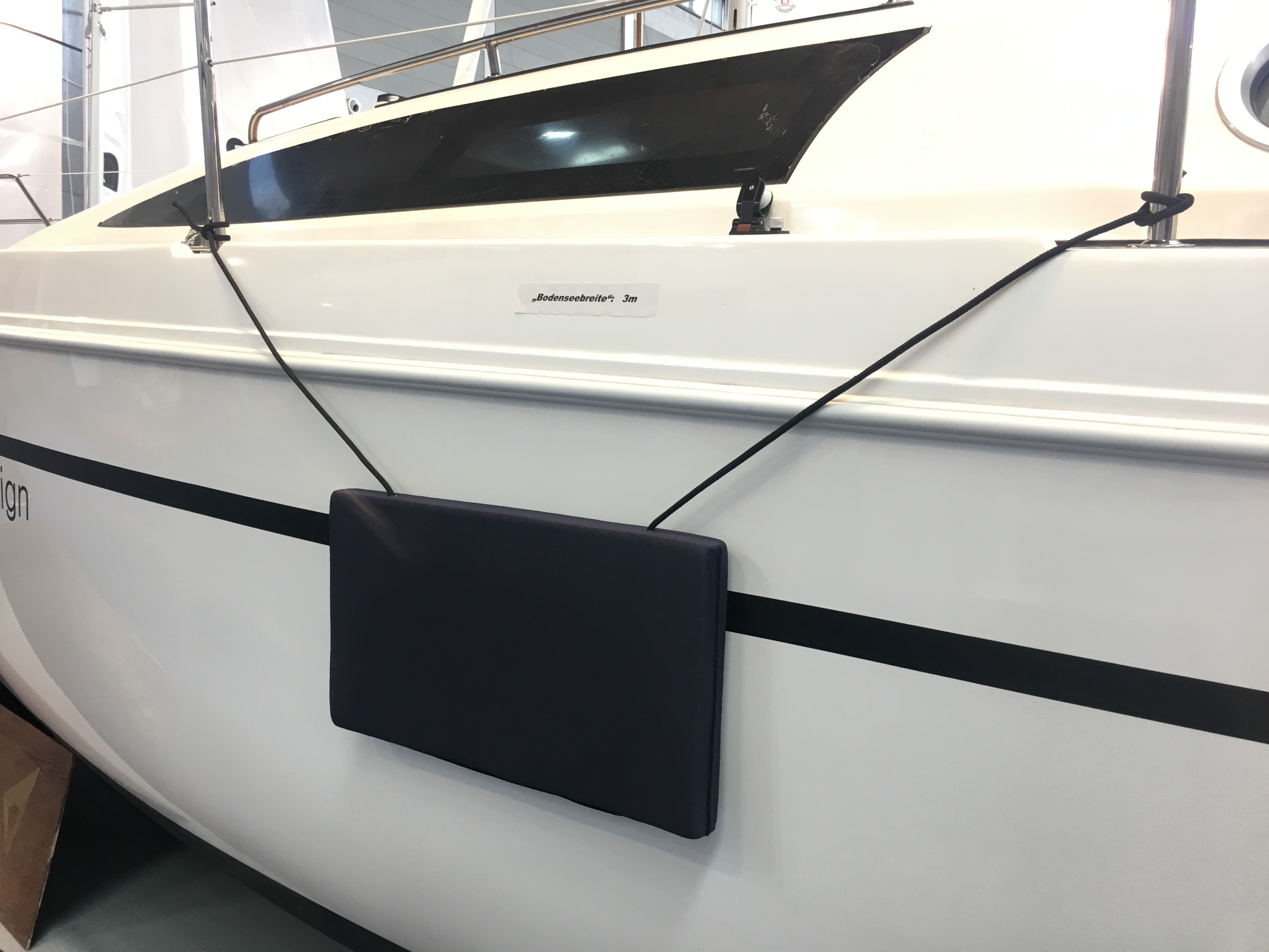 Fenderdesign Plattenfender 33 x 60 x 5 cm, schwarz Fenderdesign Plattenfender 33 x 60 x 5 cm, schwarz