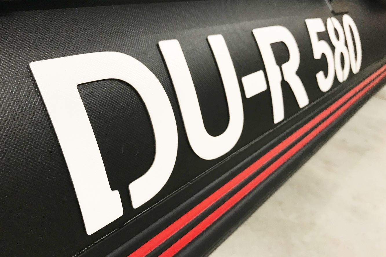 Bengar Schlauchbootzeichen 10 cm, weiss Bindestrich